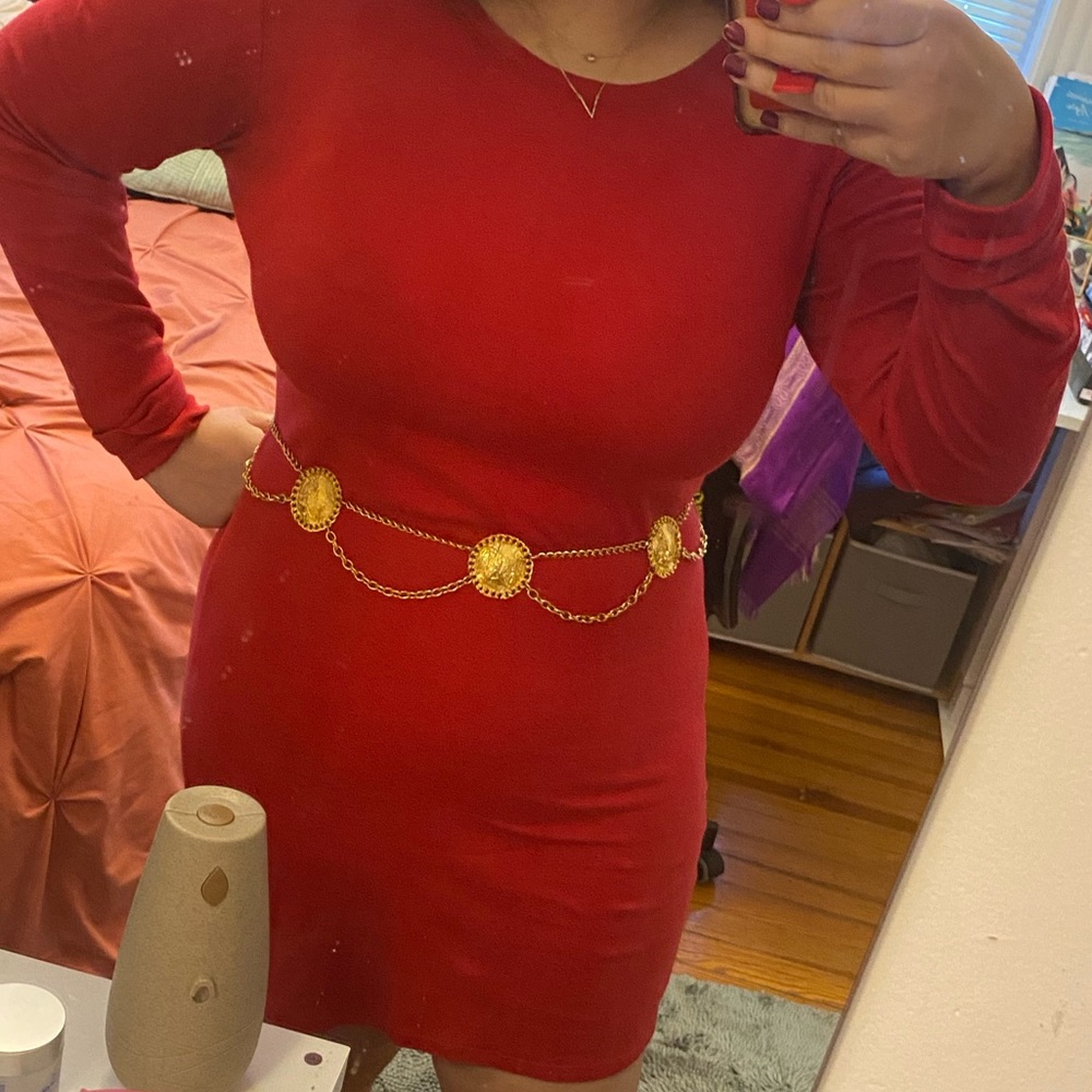 Beautiful vintage gold chain waist belt
